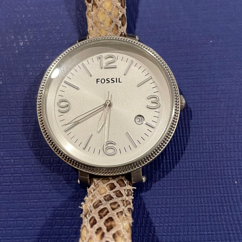 Fossil watch womens